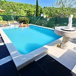 Marco's Place Vela Luka
